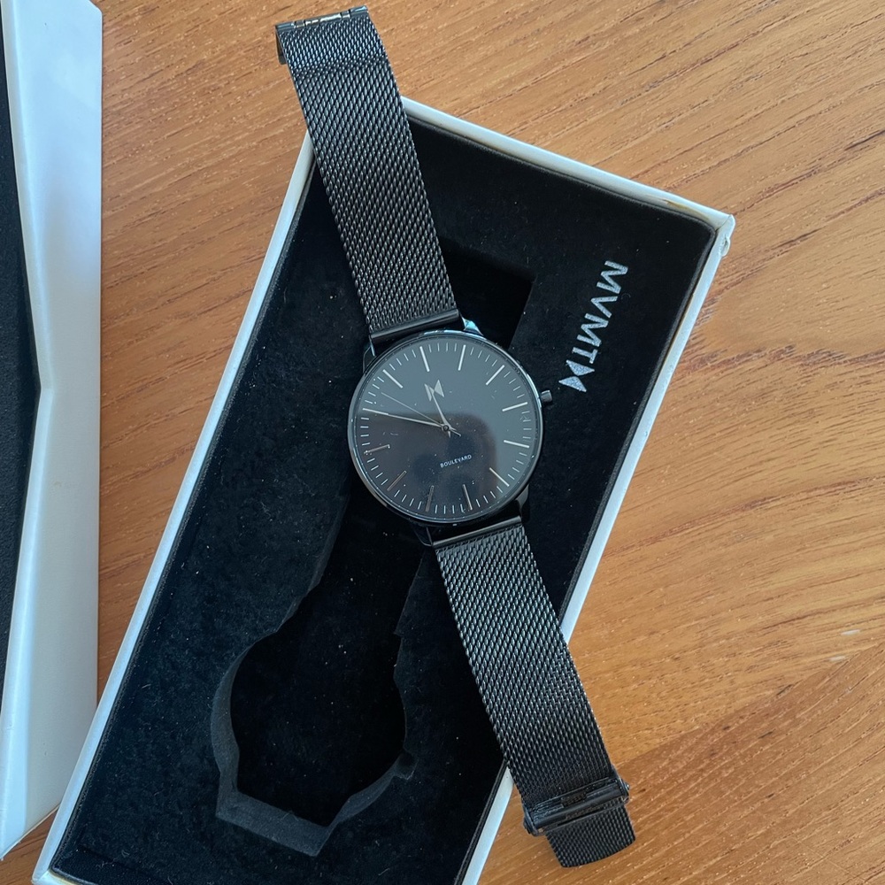 MVMT Legacy slim watch